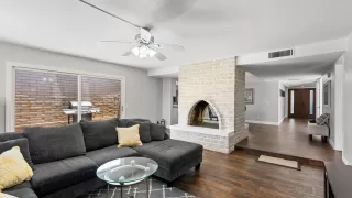 Photo #3: 6079359 Listing 