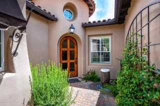 Photo #2: 6079630 Listing