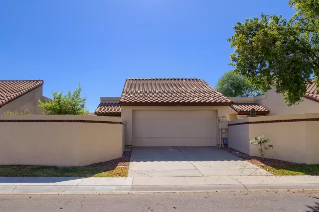 MLS: 6080031 Condo For Sale