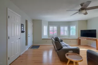 Photo #5: 6080031 Listing 