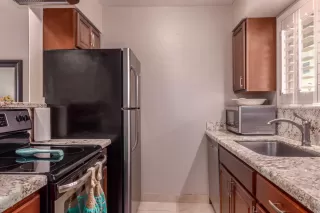 Photo #5: 6080457 Listing 