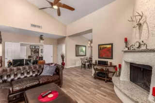 Photo #5: 6080847 Listing