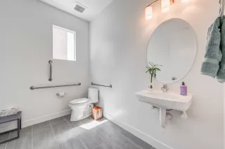 Photo #5: 6080868 Listing