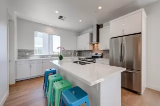 Photo #6: 6080868 Listing