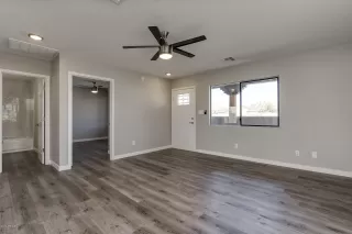 Photo #5: 6080933 Listing