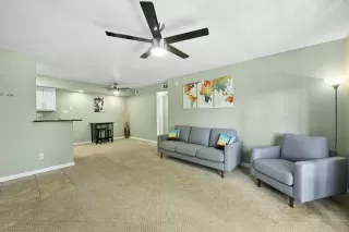 Photo #3: 6081063 Listing