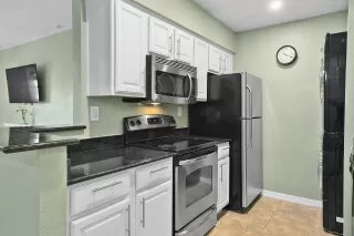 Photo #6: 6081063 Listing