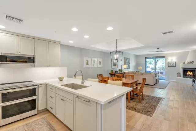 MLS: 6081081 Condo For Sale