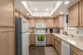 Photo #5: 6081147 Listing