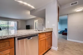Photo #5: 6081350 Listing
