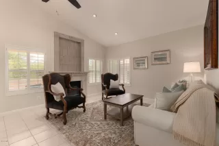 Photo #5: 6081843 Listing
