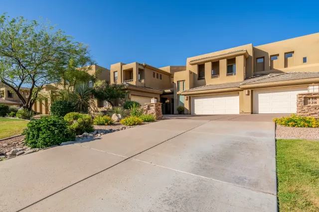 MLS: 6082026 Condo For Sale
