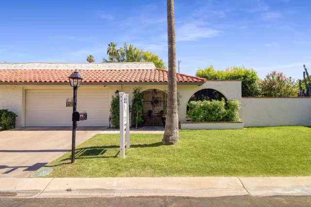 MLS: 6082147 Condo For Sale