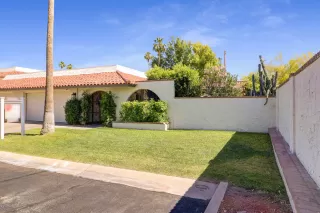 Photo #2: 6082147 Listing