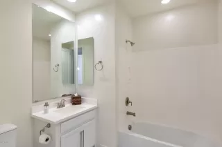 Photo #6: 6082343 Listing