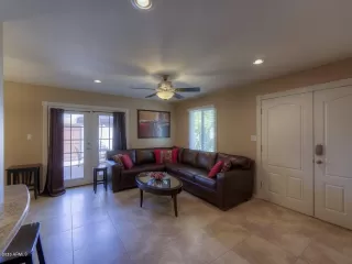 Photo #2: 6082427 Listing