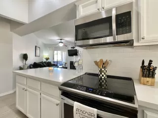 Photo #2: 6082570 Listing