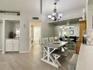 Photo #5: 6082570 Listing