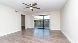 Photo #5: 6082615 Listing