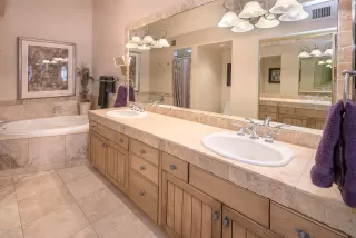 Photo #5: 6082638 Listing