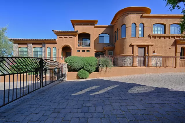 MLS: 6082672 Condo For Sale