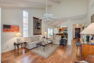 Photo #3: 6082863 Listing