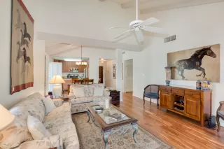 Photo #5: 6082863 Listing