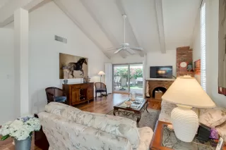 Photo #6: 6082863 Listing