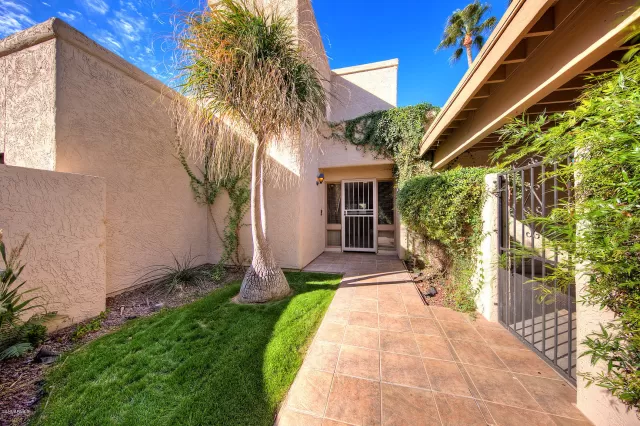 MLS: 6083434 Condo For Sale