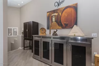 Photo #3: 6083557 Listing