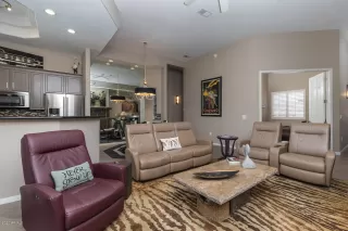 Photo #6: 6083557 Listing