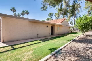 Photo #4: 6083657 Listing