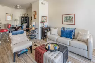 Photo #2: 6084068 Listing