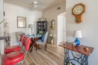 Photo #4: 6084068 Listing