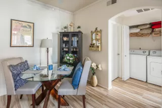 Photo #6: 6084068 Listing