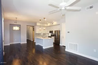 Photo #5: 6084369 Listing