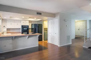 Photo #6: 6084452 Listing