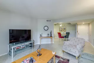 Photo #4: 6084547 Listing