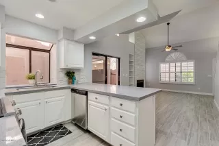 Photo #5: 6084649 Listing 