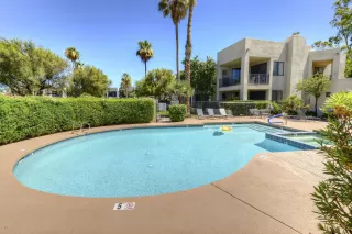 Photo #5: 6084712 Listing