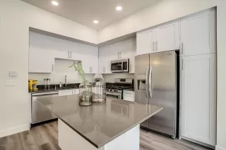 Photo #4: 6085614 Listing