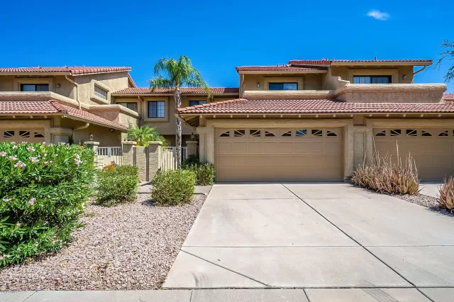MLS: 6085685 Condo For Sale