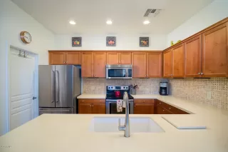 Photo #5: 6085868 Listing 