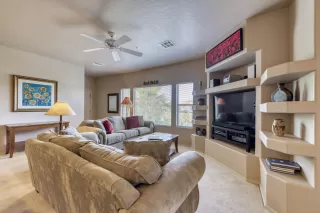 Photo #2: 6085978 Listing
