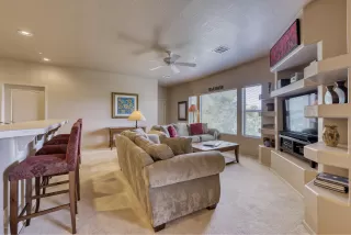 Photo #3: 6085978 Listing