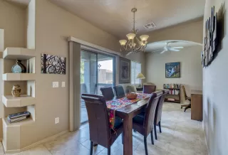 Photo #4: 6085978 Listing