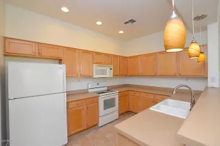 Photo #5: 6086008 Listing