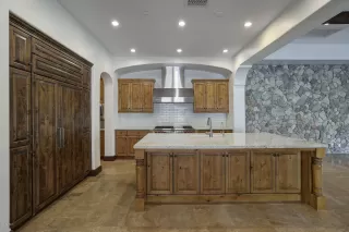 Photo #1: 6086105 Listing 