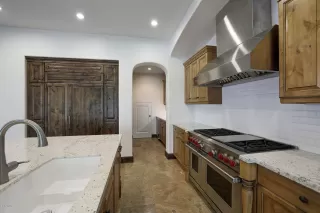 Photo #5: 6086105 Listing 
