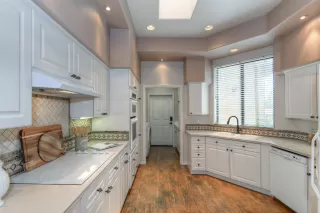Photo #4: 6086110 Listing